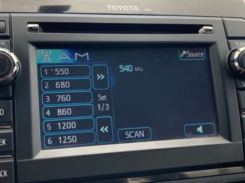Used 2013 Toyota Tacoma PreRunner w/ SR5 Pkg RWD image 19