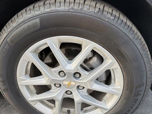 Used 2022 Chevrolet Equinox LT image 3