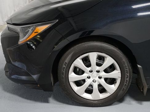 Used 2026 Toyota Corolla LE FWD image 5