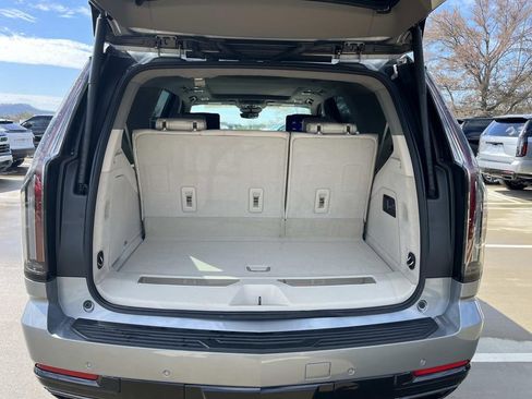 Used 2025 Cadillac Escalade Sport Platinum image 12