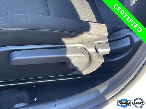 Used 2025 Hyundai Kona SE image 16