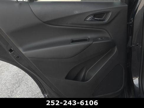 Used 2022 Chevrolet Equinox LT image 28