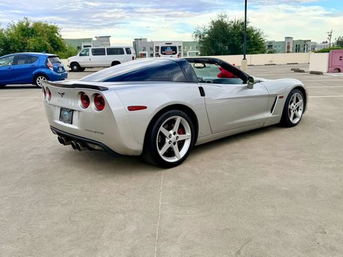 Used 2007 Chevrolet Corvette Coupe w/ Preferred Equipment Group RWD image 4