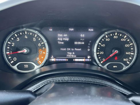 Used 2016 Jeep Renegade Trailhawk image 24