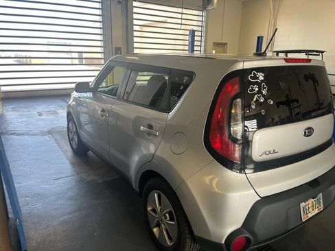 Used 2016 Kia Soul FWD image 6