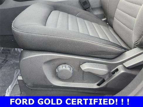 Used 2024 Ford Edge SE w/ Black Appearance Package image 10