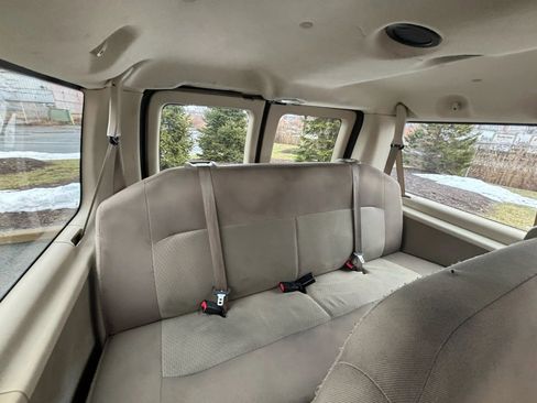 Used 2013 Ford E-350 and Econoline 350 XLT image 17