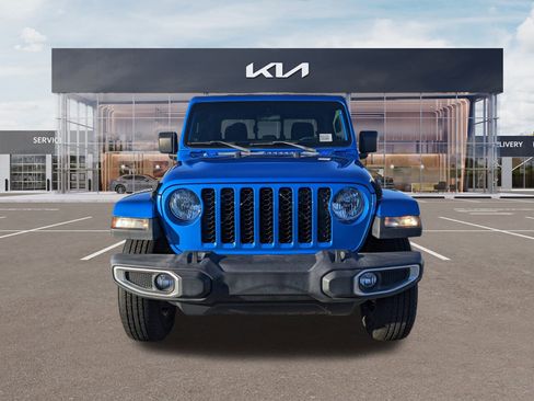 Used 2021 Jeep Gladiator Sport image 7