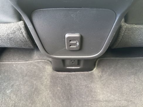 Used 2023 Chevrolet Equinox RS w/ RS Leather Package image 18