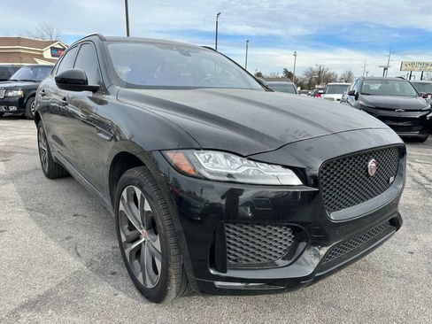 Used 2017 Jaguar F-PACE S image 28