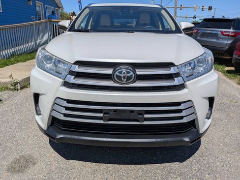 Used 2019 Toyota Highlander XLE AWD/4WD image 9