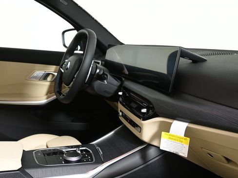 Used 2026 BMW 330i xDrive Sedan w/ Premium Package image 33