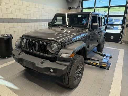 Used 2025 Jeep Wrangler Unlimited Sport AWD/4WD image 1