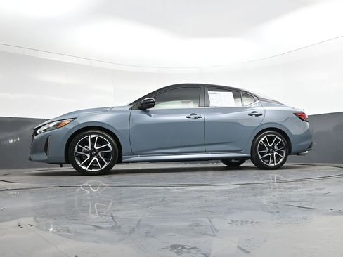 Certified 2025 Nissan Sentra SR w/ SR Premium Package image 43