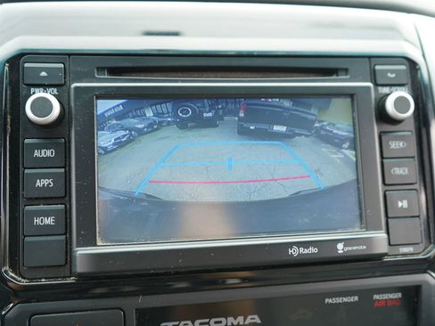 Used 2015 Toyota Tacoma 4x4 Double Cab w/ TRD Off-Road Package image 14