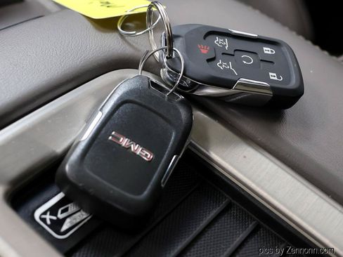 Used 2017 GMC Yukon Denali w/ Open Road Package AWD/4WD image 25