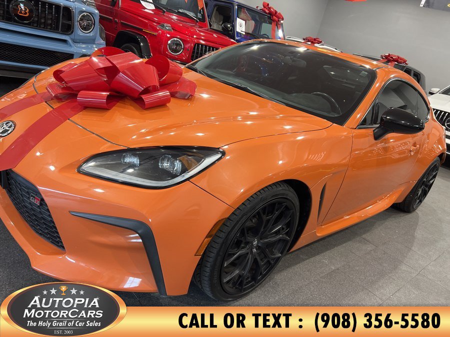 Used 2023 Toyota GR86 10th Anniversary SE RWD image 2