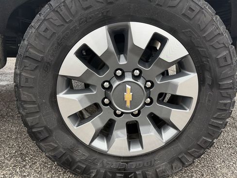 Used 2024 Chevrolet Silverado 3500 LT w/ Safety Package image 19