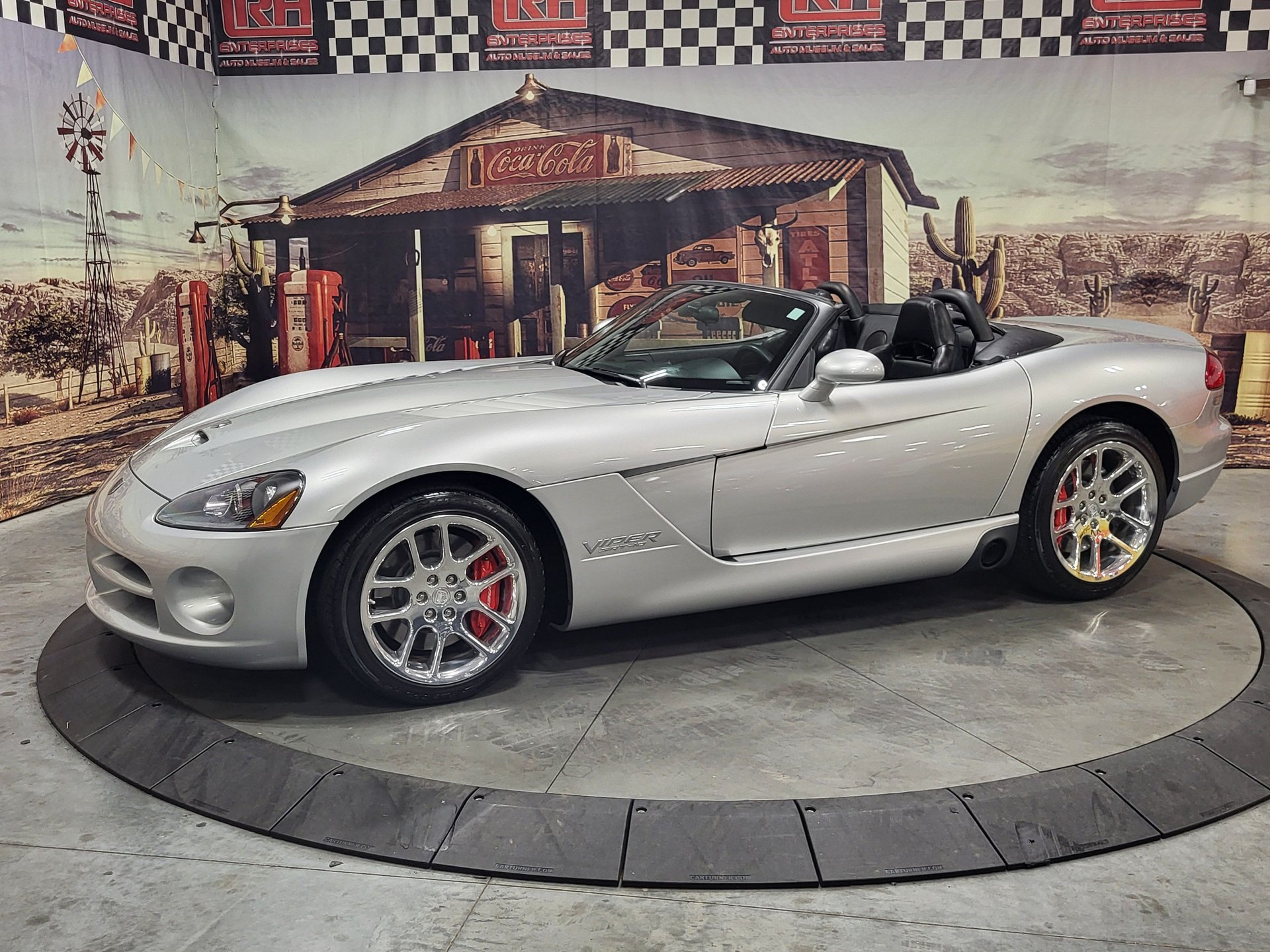 Used 2005 Dodge Viper SRT-10 RWD image 2