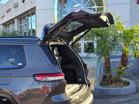 New 2026 Jeep Grand Cherokee L 4WD image 8