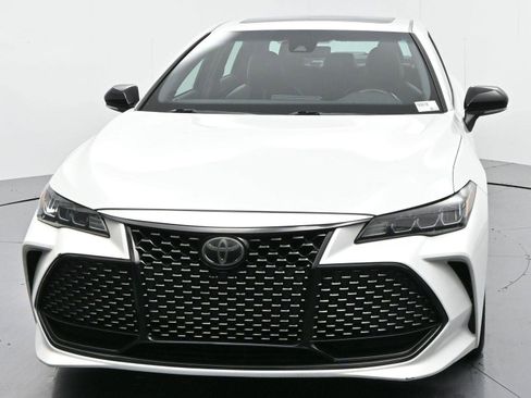 Used 2019 Toyota Avalon XSE image 2
