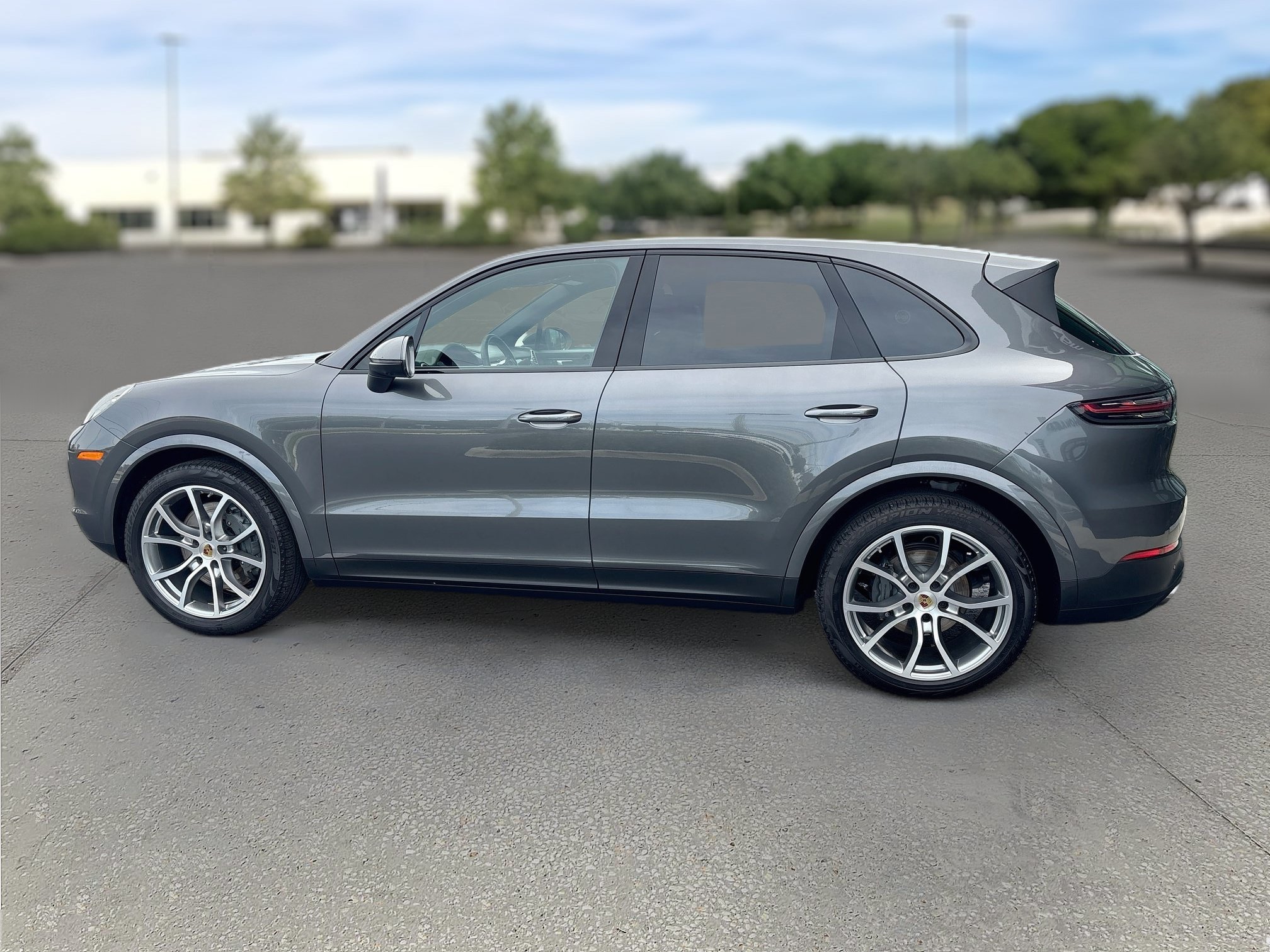 Used 2023 Porsche Cayenne AWD/4WD image 5