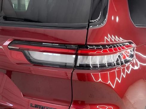 Used 2025 Jeep Grand Cherokee L Limited w/ Luxury Tech Group II RWD image 15