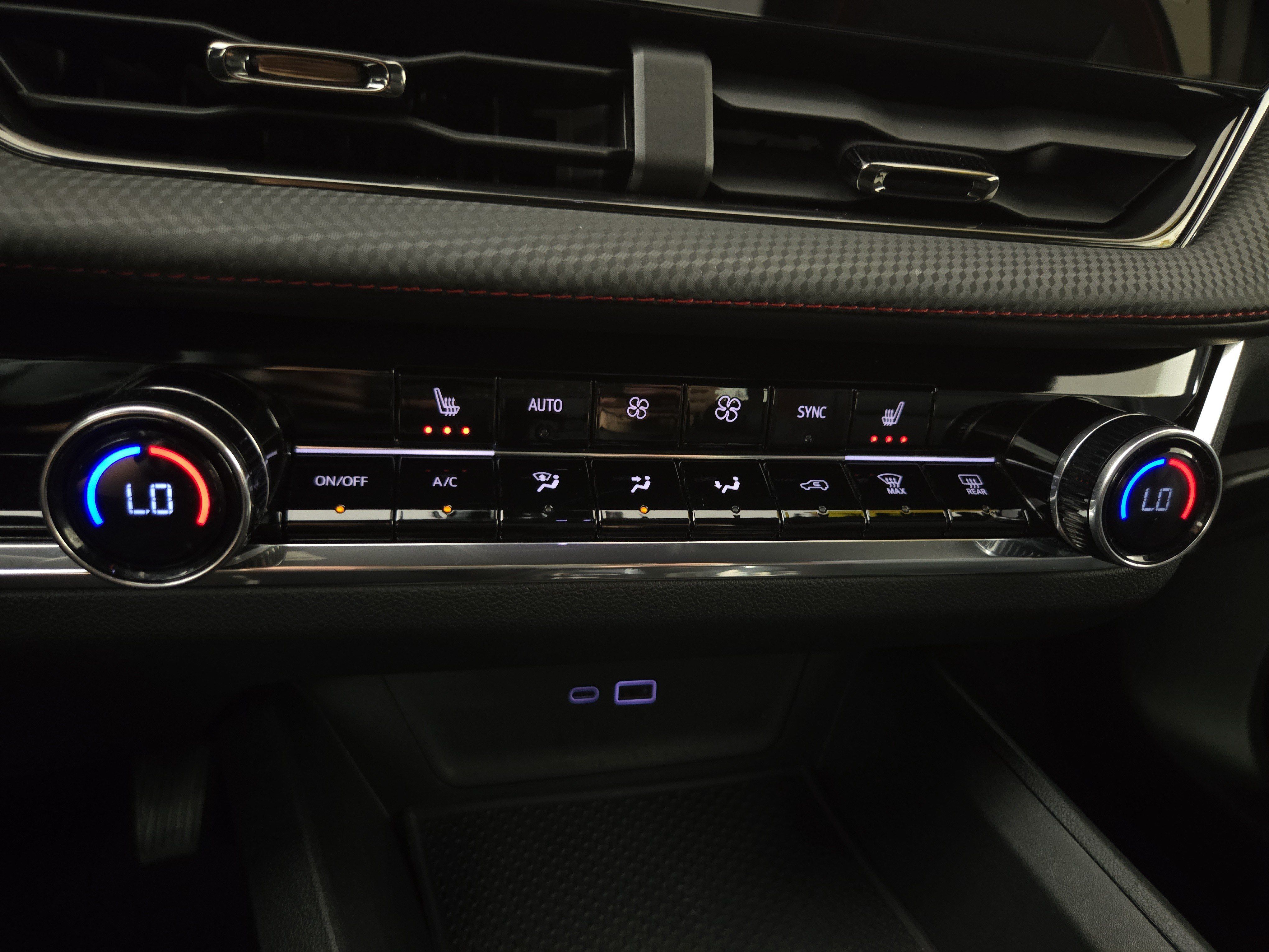 Used 2025 Chevrolet Equinox RS w/ Safety and Technology Package FWD image 27