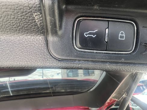 Used 2020 Ford Explorer XLT AWD/4WD image 23
