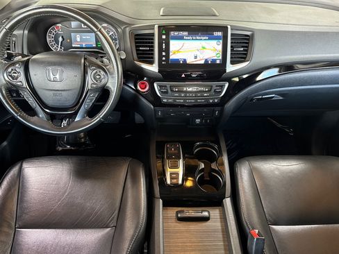 Used 2016 Honda Pilot Touring image 16