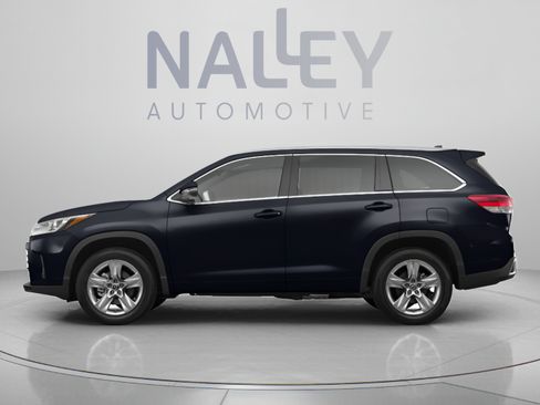 Used 2018 Toyota Highlander Limited FWD image 2