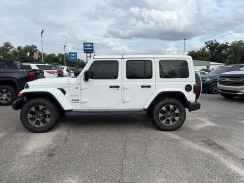 Used 2018 Jeep Wrangler Unlimited Sahara w/ Dual Top Group AWD/4WD image 4