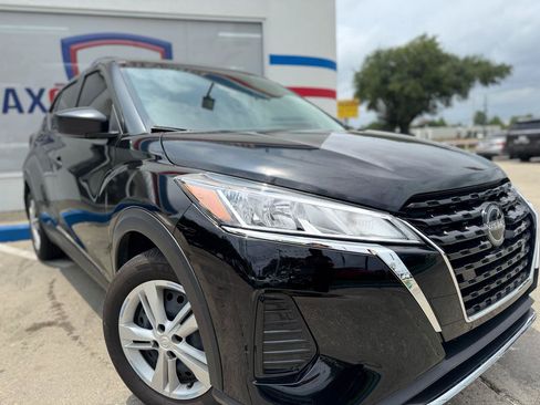 Used 2024 Nissan Kicks S FWD image 19
