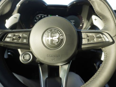 New 2024 Alfa Romeo Tonale Veloce image 20
