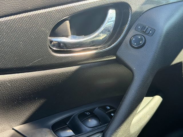 Used 2016 Nissan Rogue SL w/ SL Premium Package AWD/4WD image 7