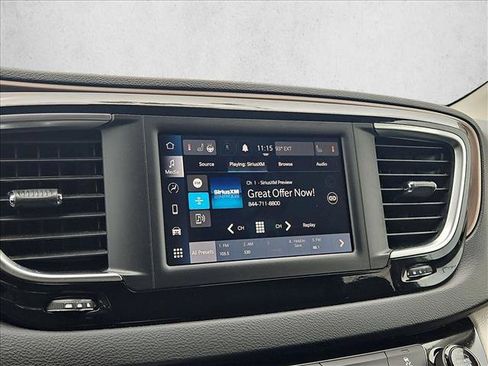 Used 2023 Chrysler Voyager LX FWD image 13