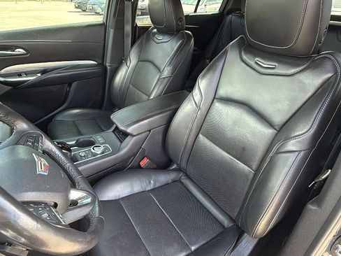 Used 2021 Cadillac XT4 Premium Luxury image 14