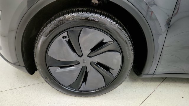 Used 2026 Tesla Model Y Long Range RWD image 83