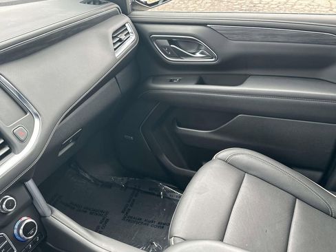 Used 2023 GMC Yukon SLT w/ SLT Premium Package image 36