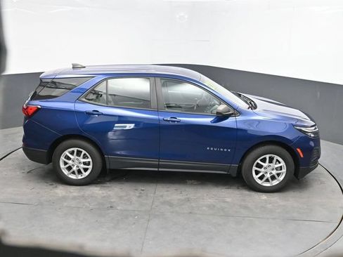 Used 2022 Chevrolet Equinox LS AWD/4WD image 36