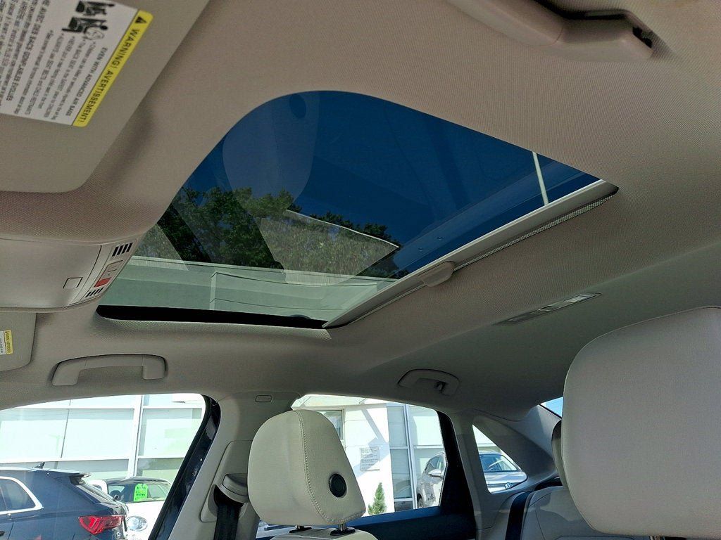 Certified 2023 Volkswagen Jetta SE FWD image 14