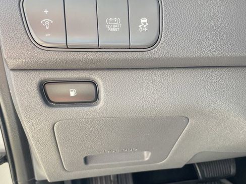 Used 2018 Kia Niro FE image 7