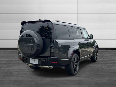 New 2026 Land Rover Defender 130 X-Dynamic SE AWD/4WD image 5
