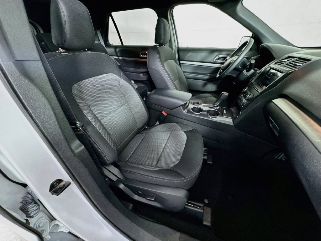 Used 2019 Ford Explorer XLT w/ Equipment Group 201A FWD image 35