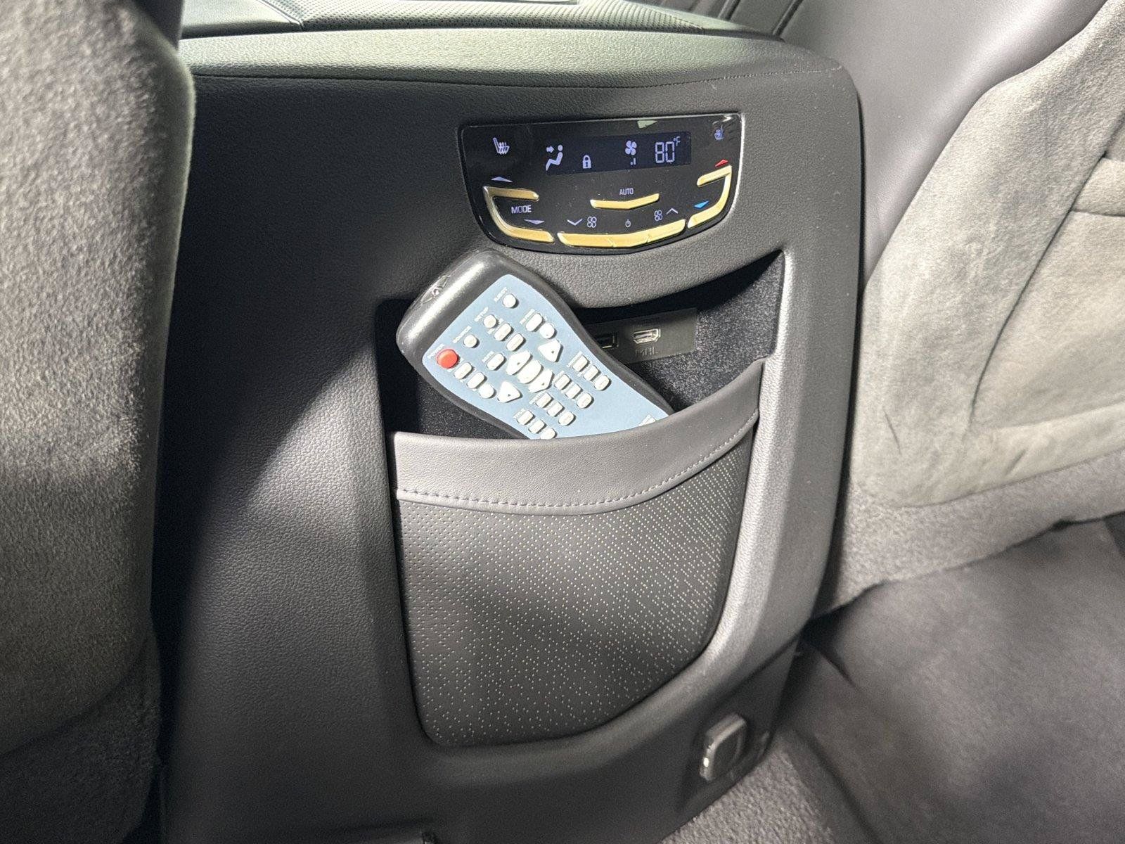 Used 2019 Cadillac Escalade Platinum AWD/4WD image 22