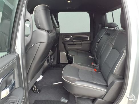 New 2026 RAM 2500 Laramie AWD/4WD image 13