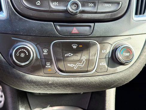 Used 2016 Chevrolet Malibu LT image 15