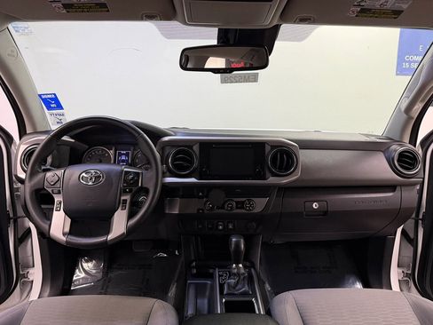 Used 2019 Toyota Tacoma SR5 RWD image 14