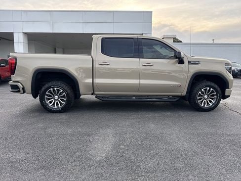 Used 2022 GMC Sierra 1500 AT4 w/ AT4 Premium Package image 2