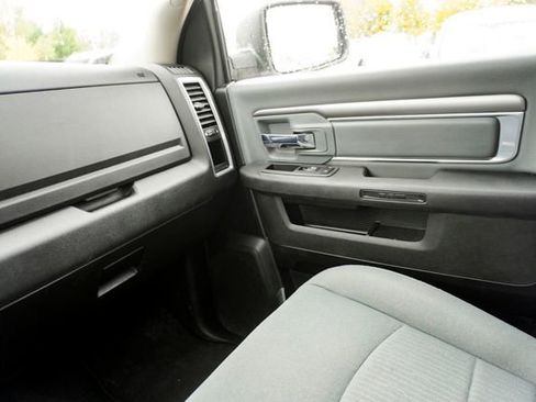 Used 2022 RAM 1500 Classic SLT image 25